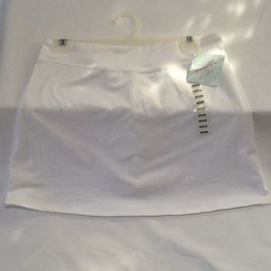 💥Soft White Skort Size M Misses NWT